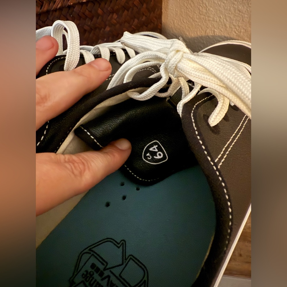 SeaVees Women’s Black Tennis/Sneaker Shoes 11 - Picture 5 of 7